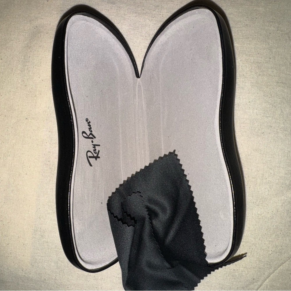 Ray-Ban Classic Black Eyewear Case - Picture 3 of 3